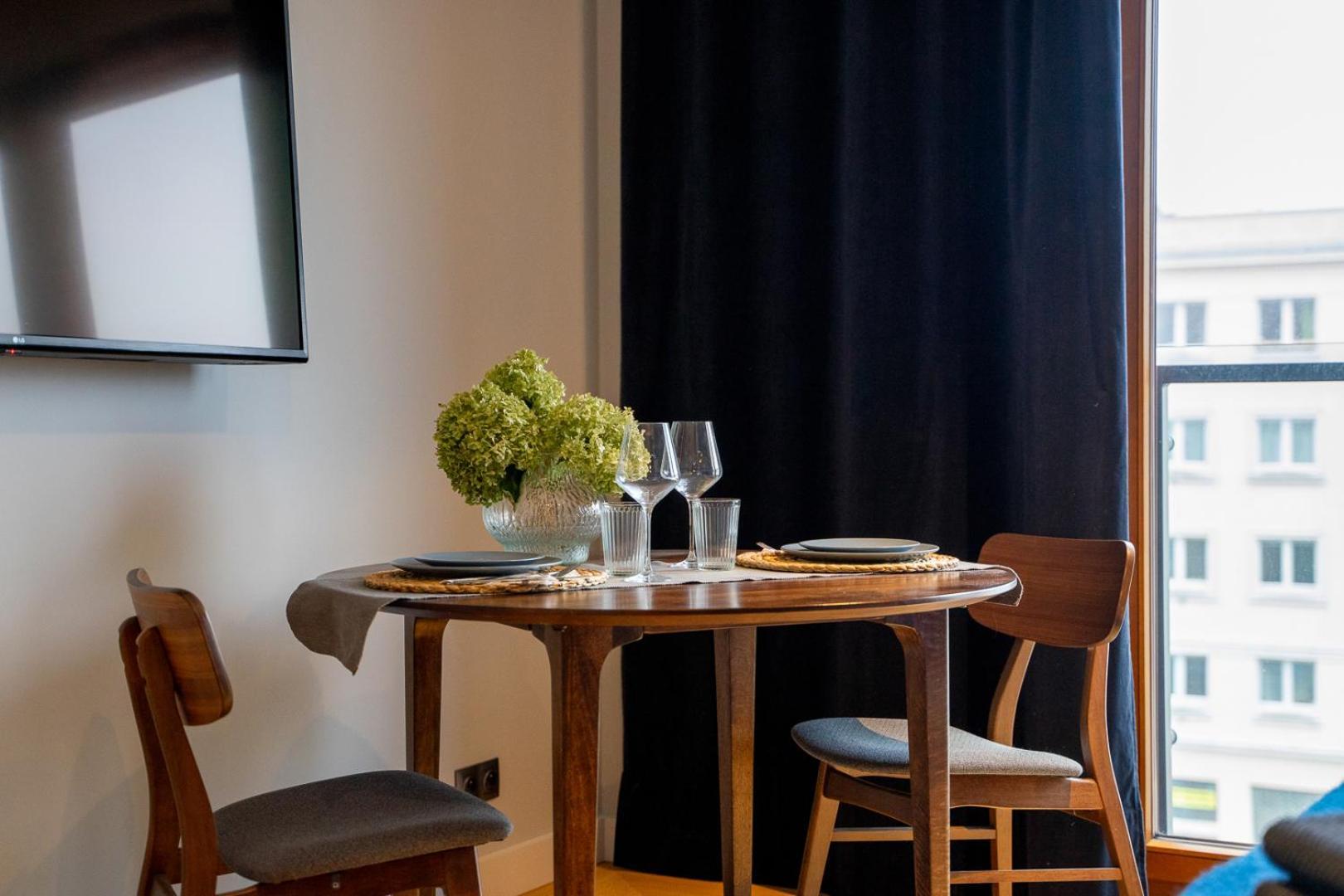 Apartament Wola - Balcony, Bus&tram Nearby - By Rentujemy