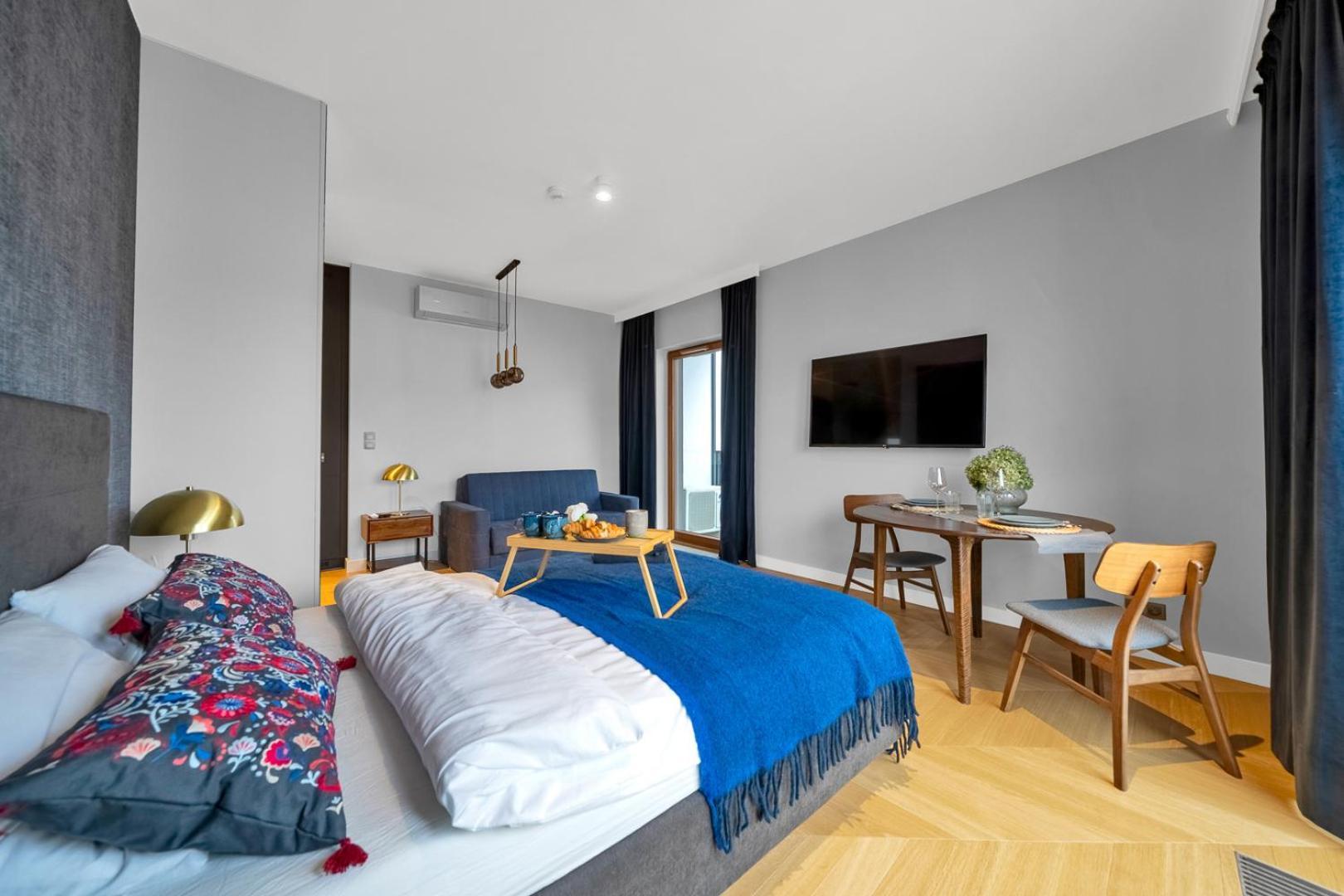 Wola - Balcony, Bus&tram Nearby - By Rentujemy Apartment